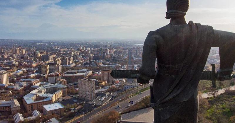 Армении придется выбирать заявили в Москве