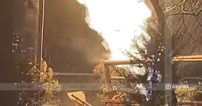 Bakıda iki avtomobil toqquşdu Yanğın başladı FOTO