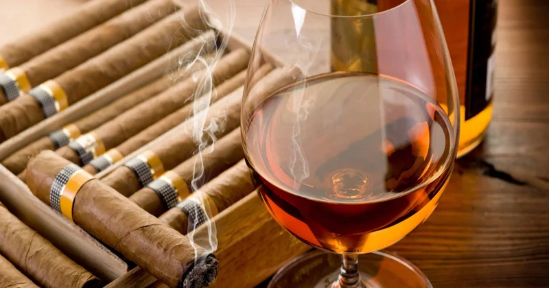 Azərbaycanda 11 ayda içki və tütün məhsullarına 2.4 mlrd. manat vəsait xərclənib