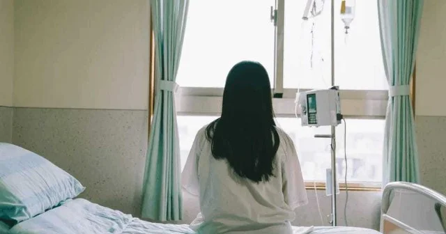 Bakıda 14 yaşlı qız uşaq dünyaya gətirdi