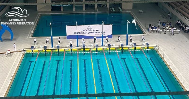 Üzgüçülük üzrə ölkə çempionatı start götürüb