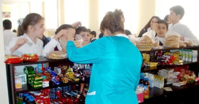 Çeynəməyə vaxt yoxdur, uşaq qidanı udur 5 dəqiqəlik tənəffüs sağlamlığı necə məhv edir?