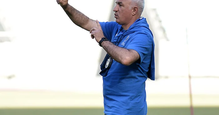 “Qurban Qurbanov hər zaman futbolçularının arxasında durur”