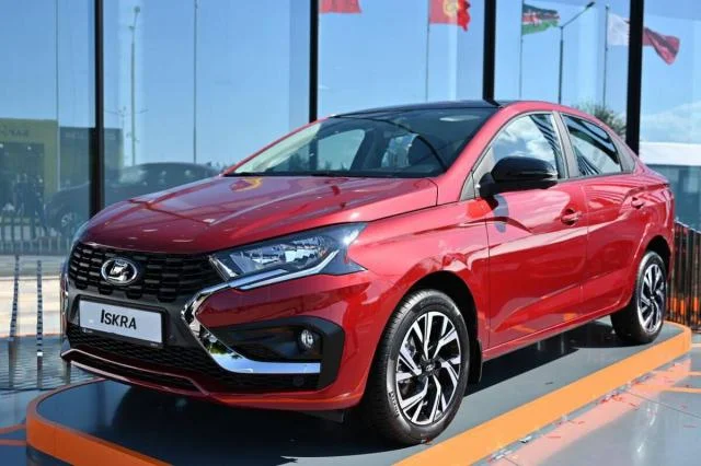 AvtoVAZ istehsalçısı “Lada İskra”nın sınaq montajını dayandırıb