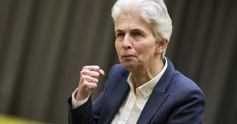 Депутат Европарламента призывает признать КСИР террористической организацией