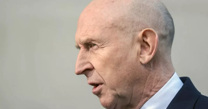 СМИ: Британский министр обороны Хили едва не угодил под удар Орешником