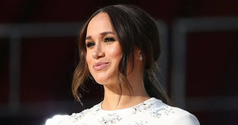 Meqan Markl uzun illərdən sonra ilk dəfə Britaniyaya qayıdır