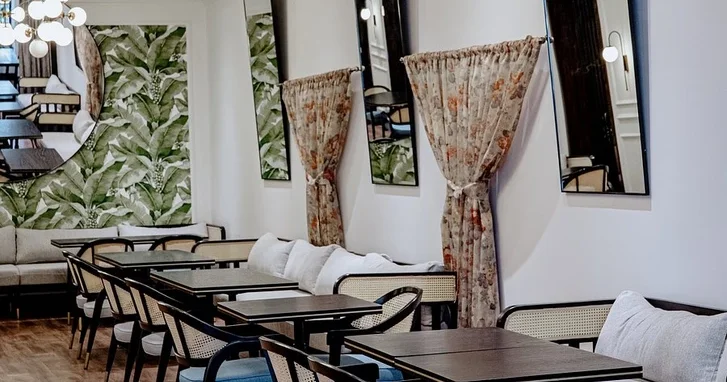 Обрушение потолка в бакинском ресторане привело к травмам