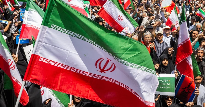 Pezeşkianın çağırışından sonra küçələrə axışdılar