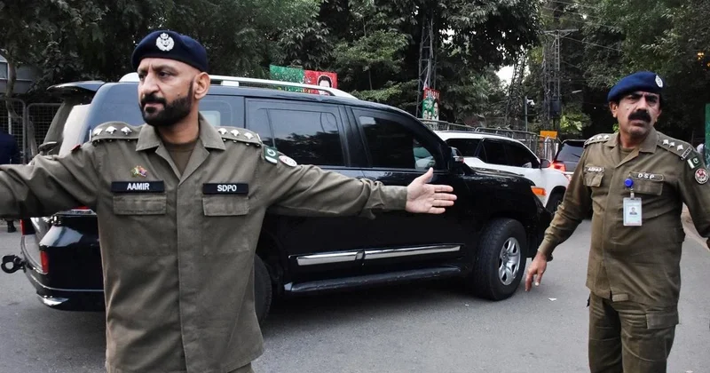 В результате взрыва в Пакистане погибли семь сотрудников полиции