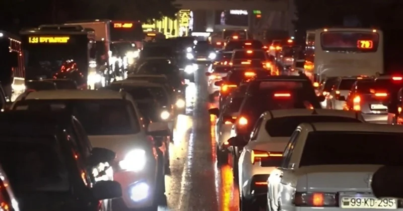 Paytaxtın bəzi küçələrində SIXLIQ VAR