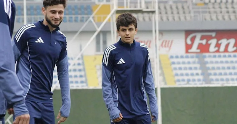 Qurbanovun əsas heyətə çağırdığı 15 yaşlı futbolçu bu tanınmış şəxsin oğludur FOTOLAR