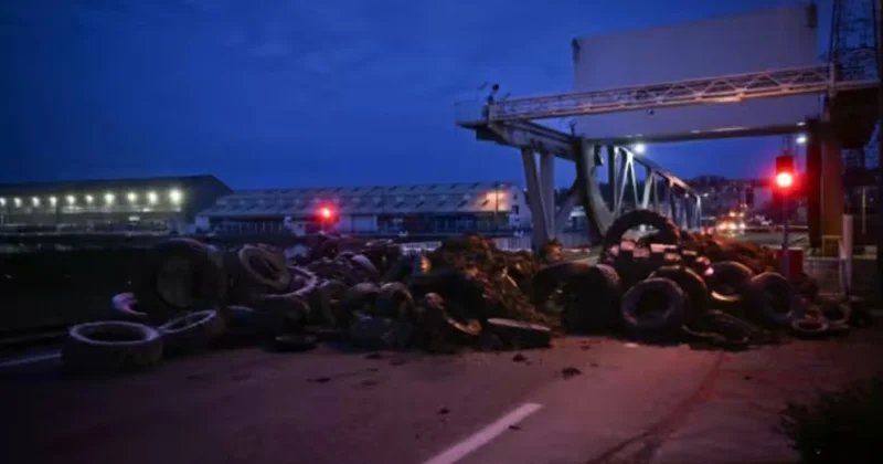 Fransalı fermerlər etiraz aksiyalarını davam etdirirlər