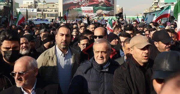 Пезешкиан присоединился к демонстрации против беспорядков Minval Politika