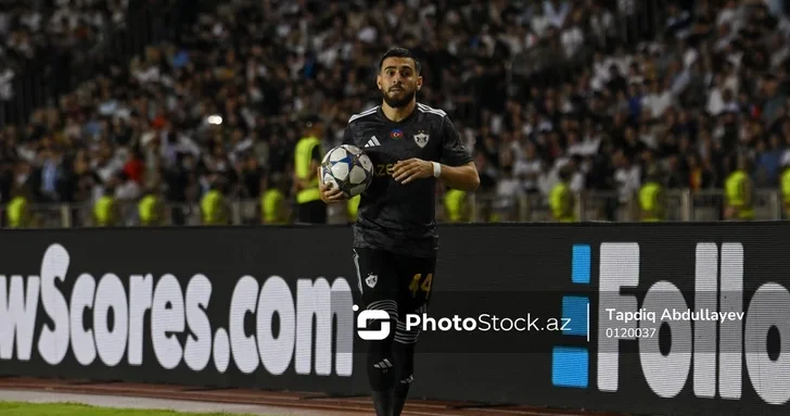 Защитник Карабаха рассказал о трогательном поступке своей бабушки в начале карьеры