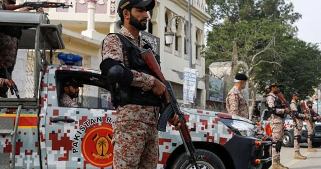 Pakistanda partlayış 7 polis öldü