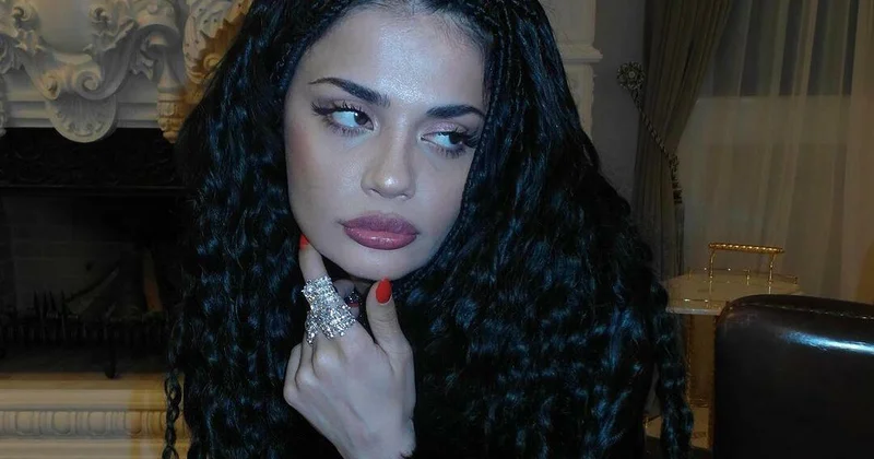 Azərbaycanlı müğənninin 4 min manatlıq idman ayaqqabısı... VİDEO