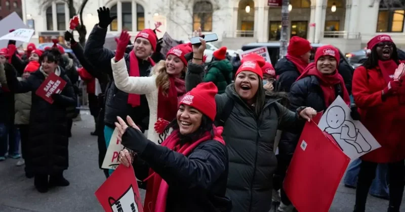 В Нью Йорке началась крупнейшая в истории города забастовка медсестёр