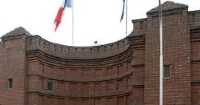 Сотрудники французского посольства покинули Иран