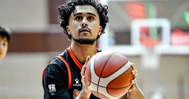 Лянкяран расстался с канадцем