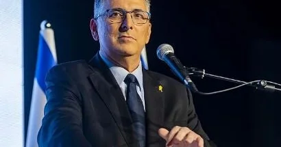 İsrailli nazir Bakıya niyə gəlir?