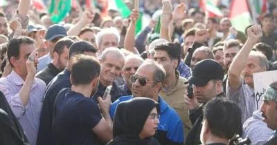 Tehranda İran prezidenti hökumətyönlü mitinqdə iştirak edib