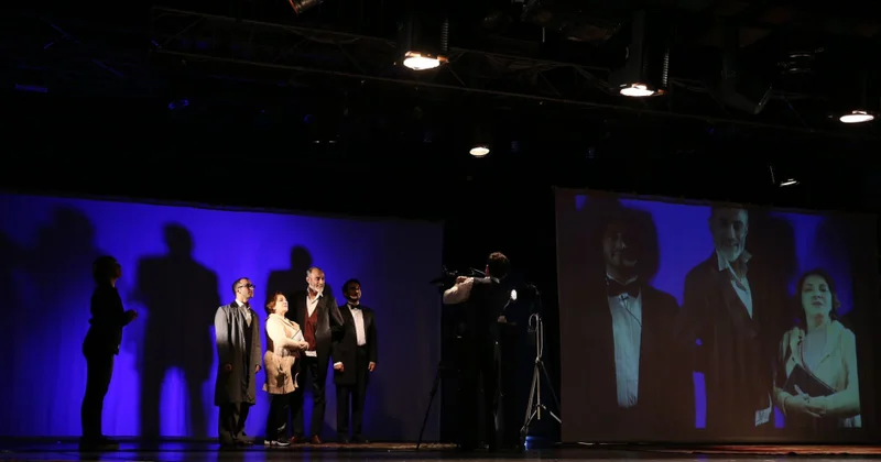 Завершаются репетиции спектакля Нефтяной бум улыбается всем