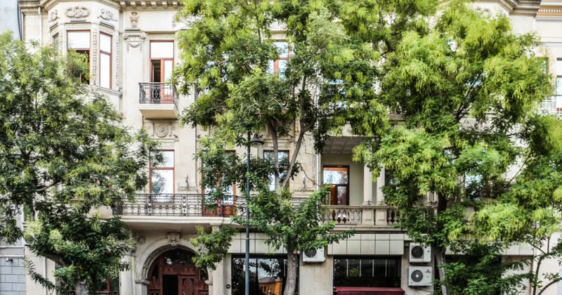 Yüzlərlə tanınmış şəxs qurumdan çıxarılacaq Səbəb