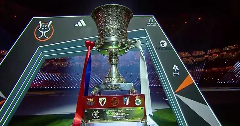 Barselona İspaniya Super Kubokunun finalında Real Madrid i məğlub edərək unikal rekorda imza atıb