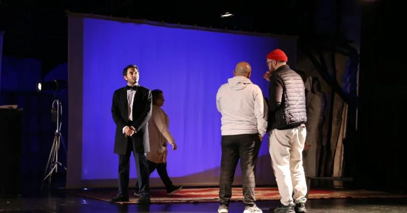 “Neft bumu hamıya gülümsəyir” tamaşasının məşqləri yekunlaşır