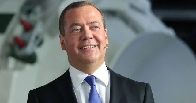 Medvedevin Trampla Qrenlandiya zarafatı Rusiyanın olacaq