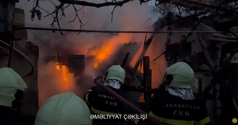 В Газахском районе произошел пожар в пристройке дома ВИДЕО