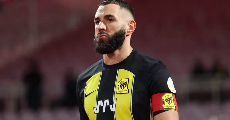 Əl İttihad Benzema ilə müqavilə yeniləmək istəyir