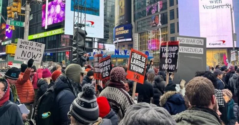 В Нью Йорке тысячи людей провели акцию протеста против политики администрации Трампа
