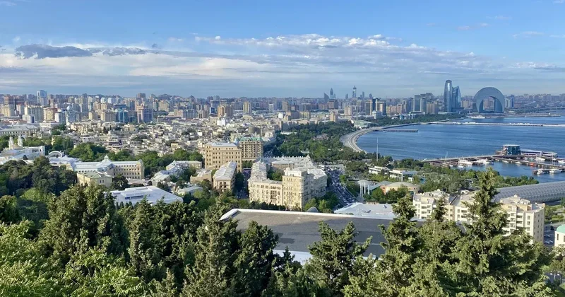 Водители озадачены новой разметкой на бакинском проспекте: госструктура вносит ясность ОФИЦИАЛЬНО / ФОТО