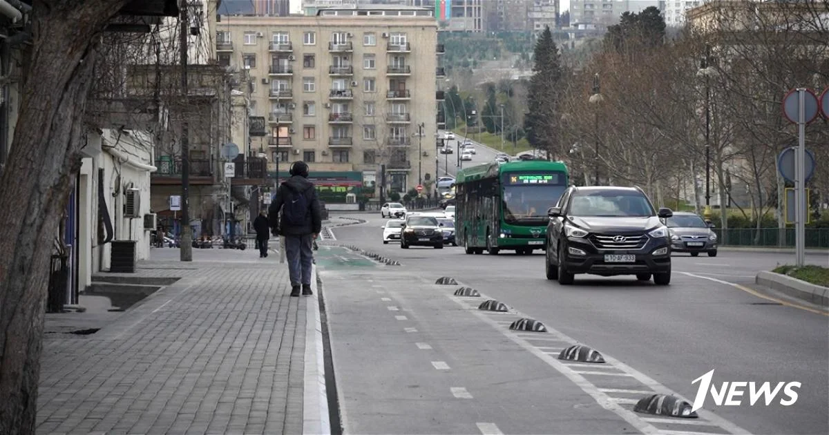 В Баку обустроили новый тротуар для удобства и безопасности пешеходов ВИДЕО