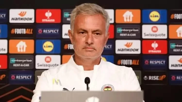 Mourinyo zədələrin səbəbindən danışdı və Fənər in həkimini qorudu