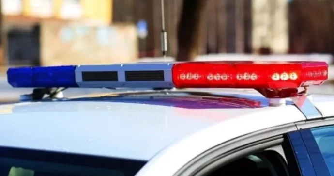 Polisdən qaçan məktəbli qız avtomobili hasara çırpdı Anası cərimələndi VİDEO
