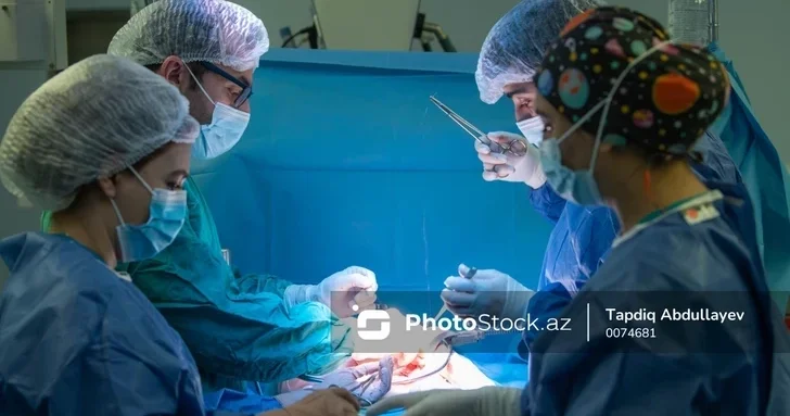 Жертва рекламы в TikTok: в Баку женщина обвиняет пластического хирурга в мошенничестве