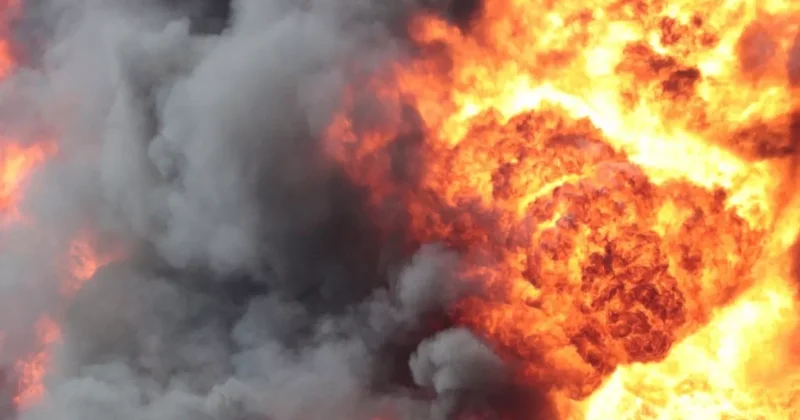 В Коми из за атаки украинского БПЛА загорелся нефтеперерабатывающий завод