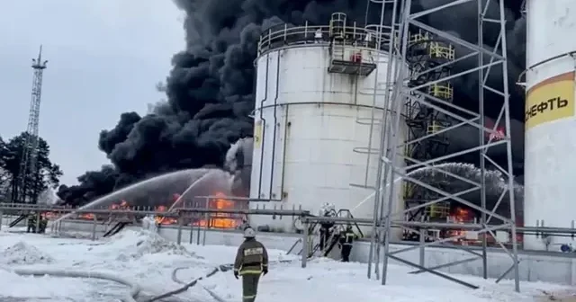 Нефтеперерабатывающие заводы оказались под ударами БПЛА в регионах России
