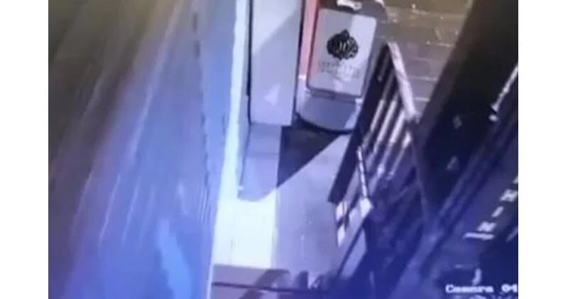 В Турции мужчина ограбил магазин и скрылся на осле ВИДЕО