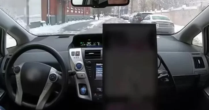 Qazaxıstan sürücüsüz taksi dövrünə keçir