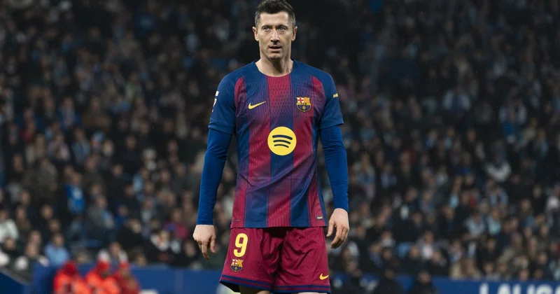 “Mundo Deportivo” Levandovskiyə transfer təklifi edən beş klubun adını açıqlayıb