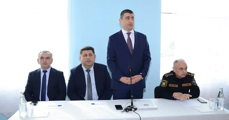Elşən Həsənli Söyüdlər sakinləri ilə görüşdü Fotolar