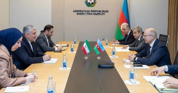 Pərviz Şahbazov İran səfiri ilə müzakirə aparıb
