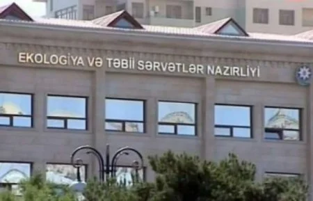 Nazir müavinin atlarının ayaqları altında məhv edilən yaşıllıq Ekologiyamıza elə baş ekoloqlar qənim kəsilir