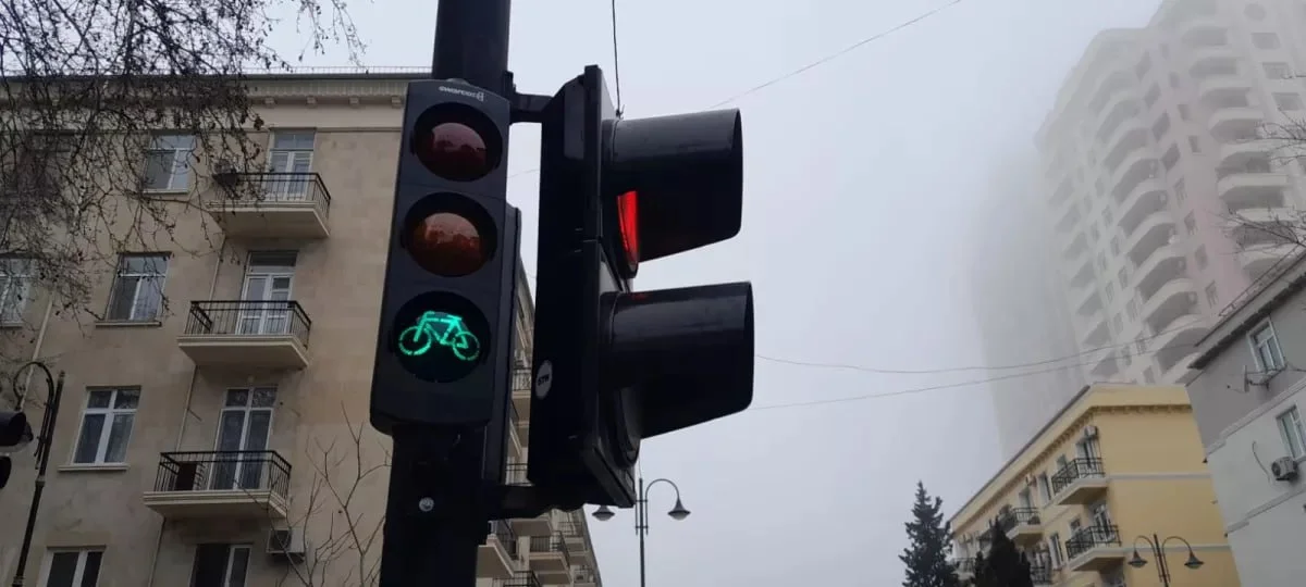 Bakıda velosipedçilər üçün yeni işıqforlar quraşdırıldı FOTO