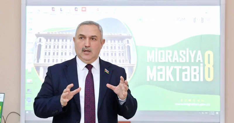 Azər Allahverənov miqrasiya mövzusunda məruzə ilə çıxış edib