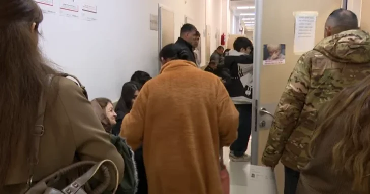 Многочасовые очереди в Баку: пациенты с диабетом часами ждут приема в центре эндокринологии